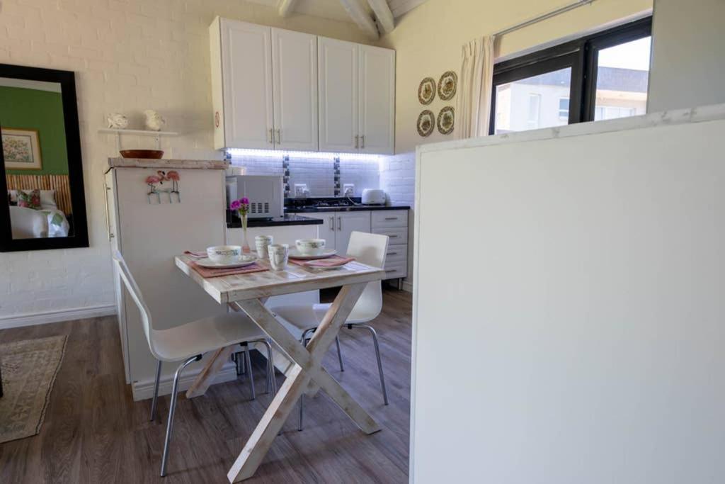 The Amaryllis Luxury Apartment Bella Donna Bettys Bay Bagian luar foto